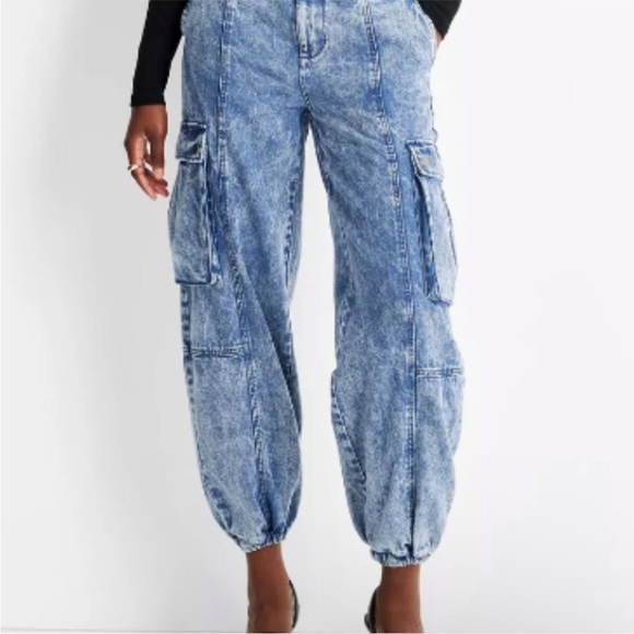 FUTURE COLLECTIVE Kahlana Barfield Brown midrise cargo jeans SIZE: 2 - Picture 2 of 8